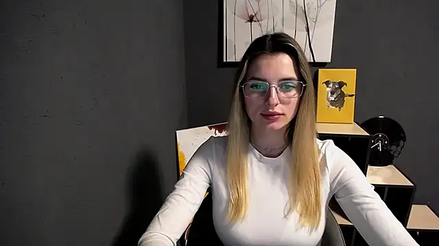 lady olivia  online show from 05-11-26, 02:45
