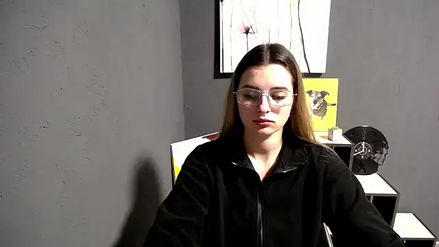 lady olivia  online show from 11-18-25, 03:59