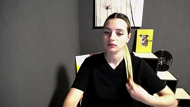 lady olivia  online show from 05-12-26, 04:13