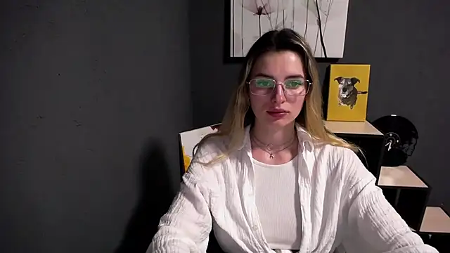 lady olivia  online show from 05-18-26, 12:10