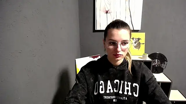 lady olivia  online show from 11-17-25, 02:21