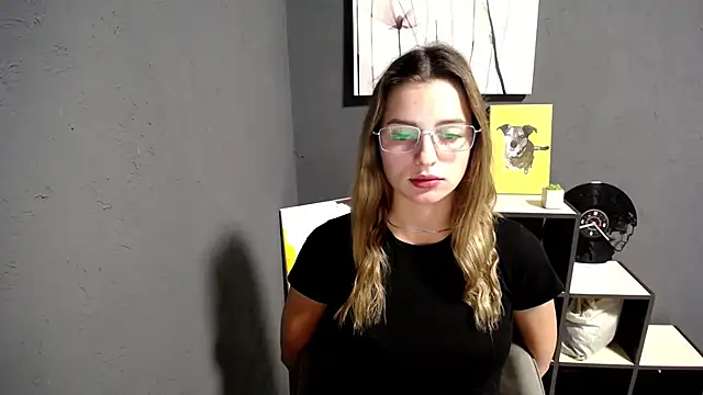 Snapshot of lady_olivia_ chatting on 09-19-25, 04:44 lady olivia online show from 09-19-25, 04:44