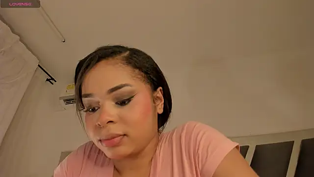 Snapshot of Samanntha_Rose chatting on 12-18-25, 07:50 Samanntha Rose online show from 12-18-25, 07:50