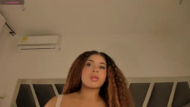 Snapshot of Samanntha_Rose chatting on 10-30-25, 07:44 Samanntha Rose online show from 10-30-25, 07:44