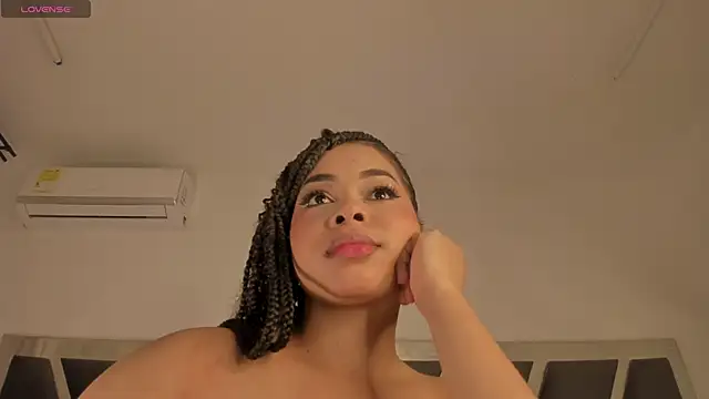 Snapshot of Samanntha_Rose chatting on 10-18-25, 12:51 Samanntha Rose online show from 10-18-25, 12:51