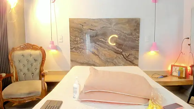 Alisson zambrano online show from 11-19-25, 08:20