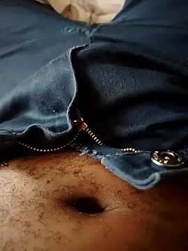 Snapshot of TornadoStorm35 chatting on 11-11-25, 11:16 TornadoStorm35 online show from 11-11-25, 11:16