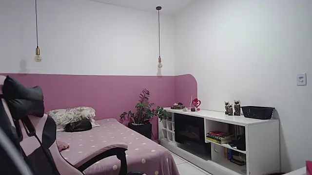Snapshot of YasmimBrasil chatting on 07-17-26, 05:48 YasmimBrasil online show from 07-17-26, 05:48