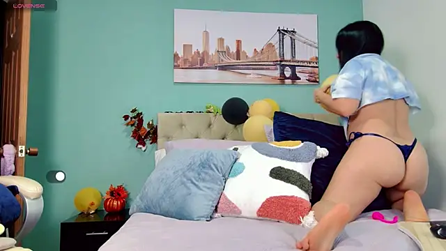 yanella fire online show from 11-04-25, 01:31