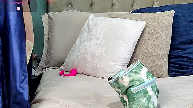 yanella fire online show from 10-25-25, 11:09