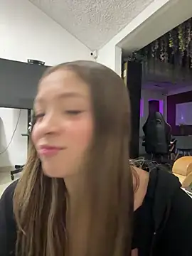 Victoria Adams14 online show from 12-19-25, 03:10