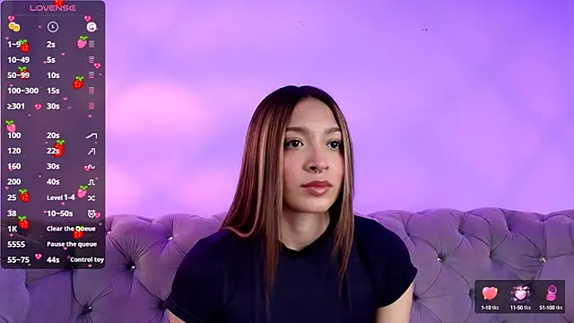 Snapshot of Victoria_Adams14 chatting on 03-22-25, 02:36 Victoria Adams14 online show from 03-22-25, 02:36