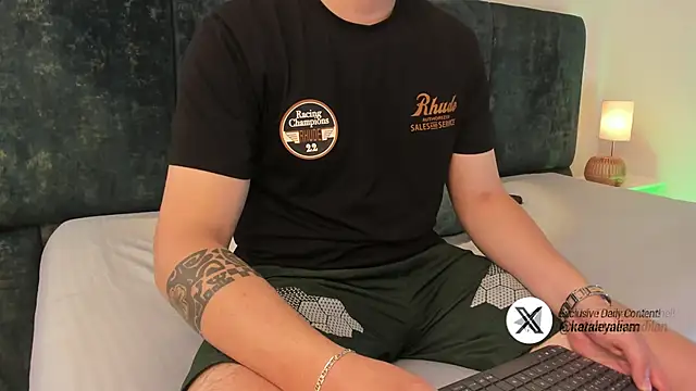 Snapshot of kataleyandliam chatting on 03-18-25, 07:22 kataleyandliam online show from 03-18-25, 07:22