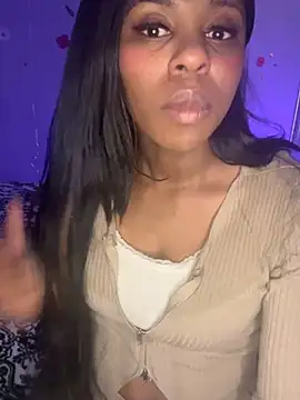 Snapshot of CamGirlLeanna chatting on 03-22-25, 02:27 CamGirlLeanna online show from 03-22-25, 02:27