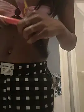 Snapshot of CamGirlLeanna chatting on 01-26-25, 05:02 CamGirlLeanna online show from 01-26-25, 05:02