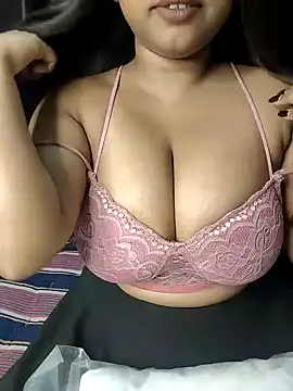 Snapshot of Soniya_776 chatting on 10-17-25, 02:26 Soniya 776 online show from 10-17-25, 02:26