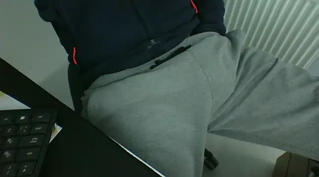 Koraymoray15 online show from 02-11-25, 01:41