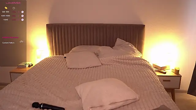 arielbell  online show from 11-05-25, 07:11