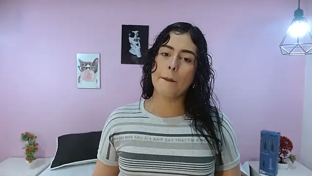 Snapshot of adaraacox chatting on 02-25-25, 02:04 adaraacox online show from 02-25-25, 02:04