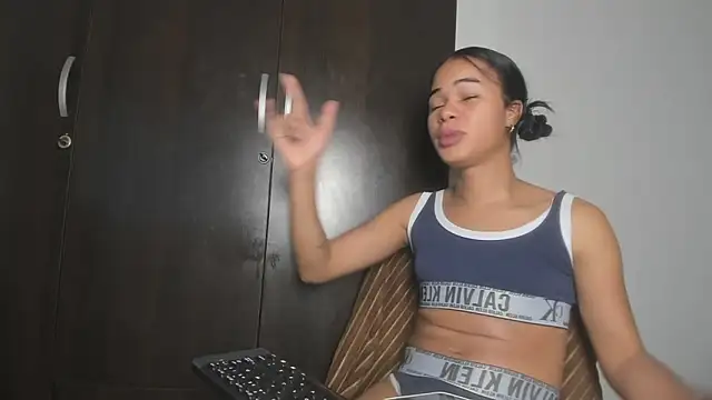 meghanSusexx online show from 03-14-25, 11:43