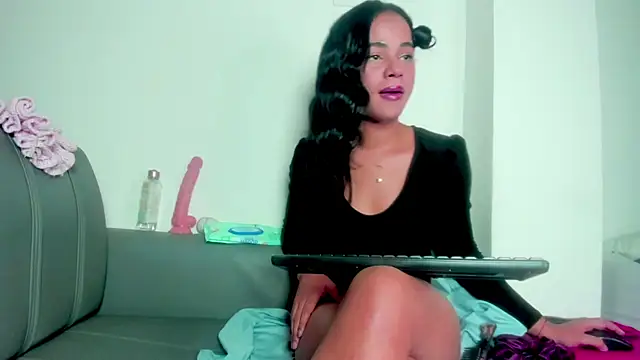 meghanSusexx online show from 09-29-25, 03:02