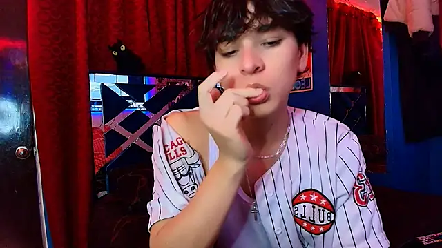 Luke Howland online show from 11-28-25, 12:33