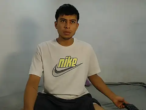 Snapshot of danielitopapuu chatting on 10-01-25, 11:36 danielitopapuu online show from 10-01-25, 11:36