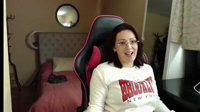 Carol Scottt online show from 09-18-25, 05:16