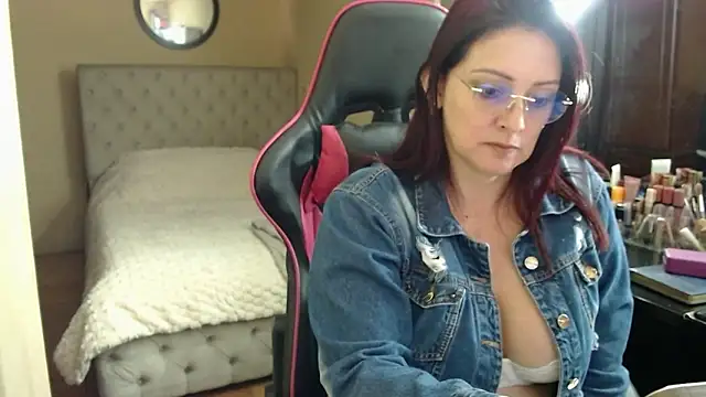 Carol Scottt online show from 06-18-26, 04:45