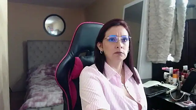 Snapshot of Carol_Scottt chatting on 05-19-26, 07:21 Carol Scottt online show from 05-19-26, 07:21