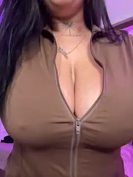 CarolaDrago online show from 10-26-25, 05:19