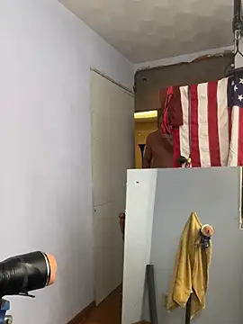 Snapshot of Brando2585 chatting on 02-11-26, 02:11 Brando2585 online show from 02-11-26, 02:11