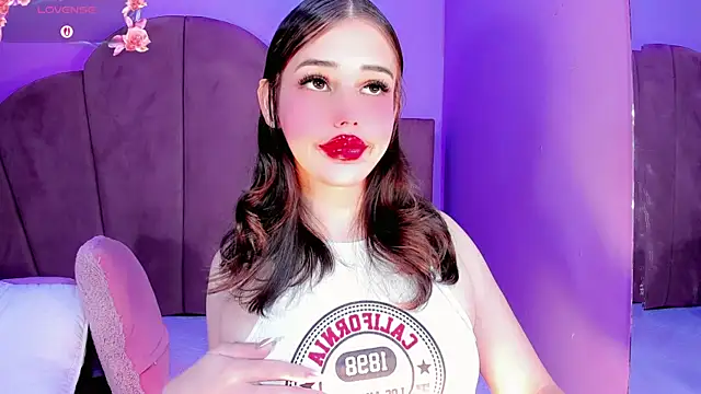 ValeriaAguilar online show from 04-12-26, 10:02