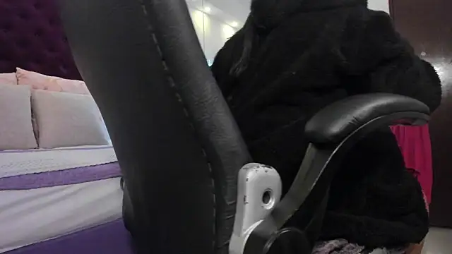 ginebra ness online show from 10-16-25, 12:57