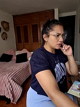 Thaliacooper  online show from 10-01-25, 06:12