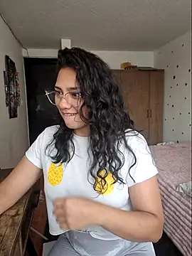 Thaliacooper  online show from 12-04-25, 07:02