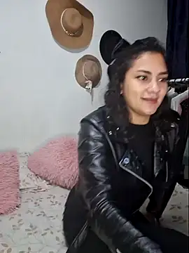 Thaliacooper  online show from 01-06-25, 04:47