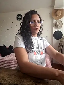 Thaliacooper  online show from 02-18-26, 05:09