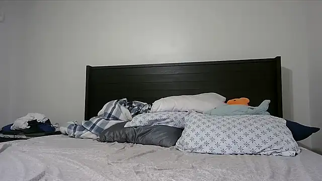 QueenLolaX online show from 12-20-25, 01:30