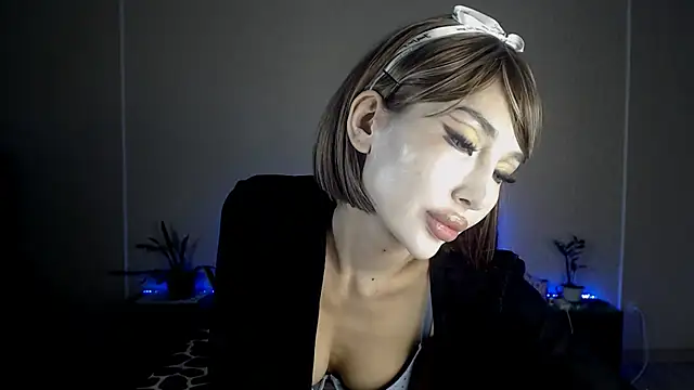 Snapshot of Izalimka chatting on 03-22-25, 06:11 Izalimka online show from 03-22-25, 06:11