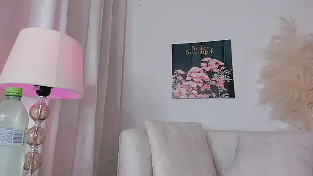 msschloee  online show from 06-04-26, 10:58
