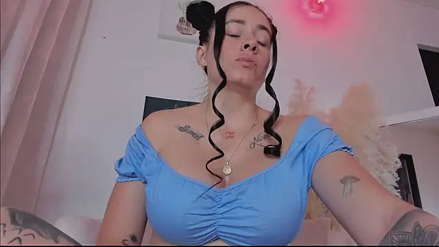 msschloee  online show from 06-01-26, 07:24