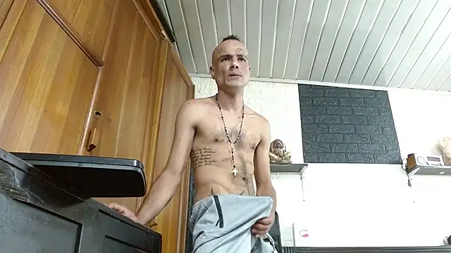 Snapshot of GeorgeZarrate chatting on 09-24-25, 08:48 GeorgeZarrate online show from 09-24-25, 08:48