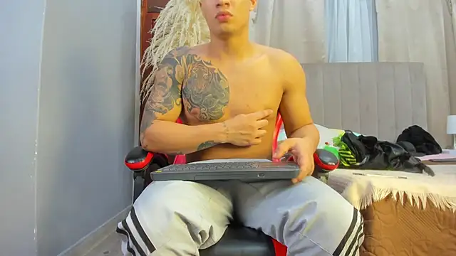 Snapshot of angel_adamx chatting on 10-17-25, 03:10 angel adamx online show from 10-17-25, 03:10