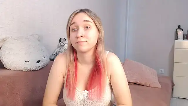 Snapshot of lovely_hayley chatting on 10-28-25, 09:36 lovely hayley online show from 10-28-25, 09:36