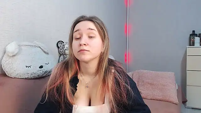 Snapshot of lovely_hayley chatting on 02-12-26, 09:03 lovely hayley online show from 02-12-26, 09:03