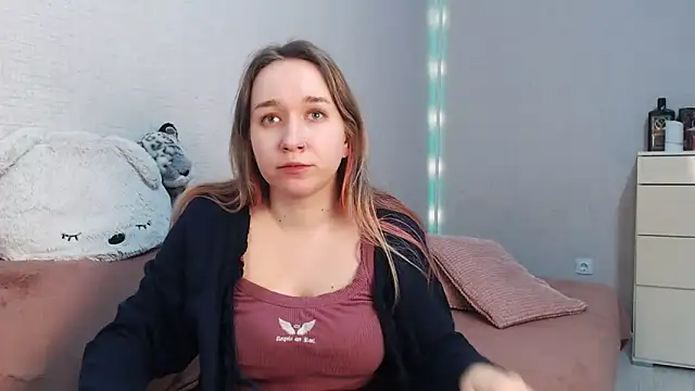 Snapshot of lovely_hayley chatting on 02-14-26, 10:32 lovely hayley online show from 02-14-26, 10:32