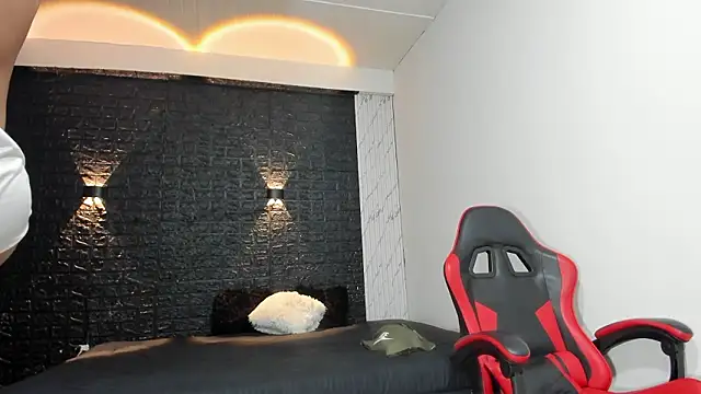 Snapshot of taurus_boy1 chatting on 02-13-26, 10:15 taurus boy1 online show from 02-13-26, 10:15