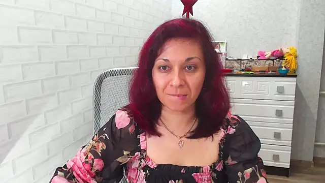 Snapshot of TeasyLana chatting on 12-10-24, 06:01 TeasyLana online show from 12-10-24, 06:01