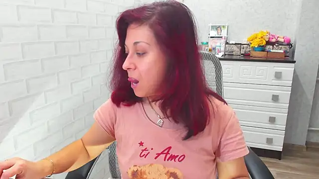 Snapshot of TeasyLana chatting on 12-03-24, 05:37 TeasyLana online show from 12-03-24, 05:37